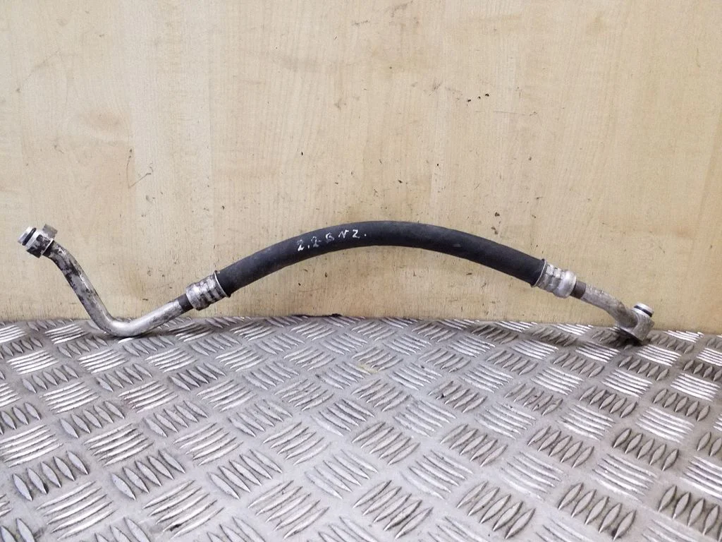Air conditioning (A/C) pipe/hose