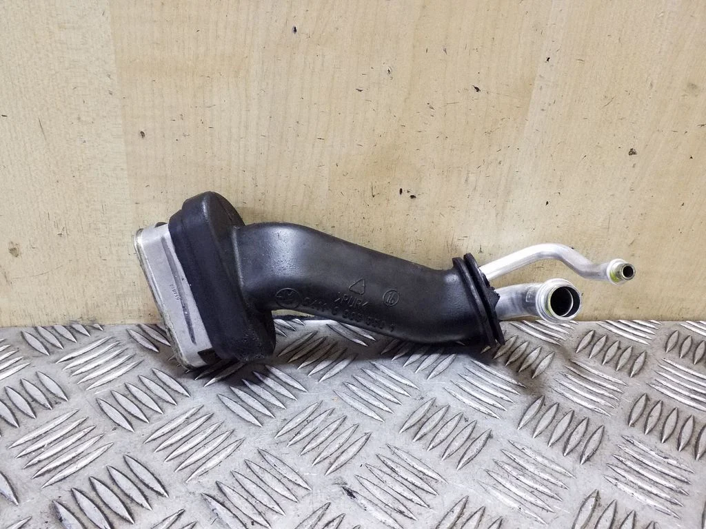 Air conditioning (A/C) pipe/hose 64118385550