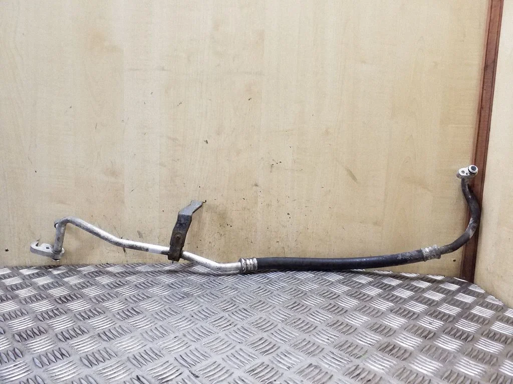 Air conditioning (A/C) pipe/hose