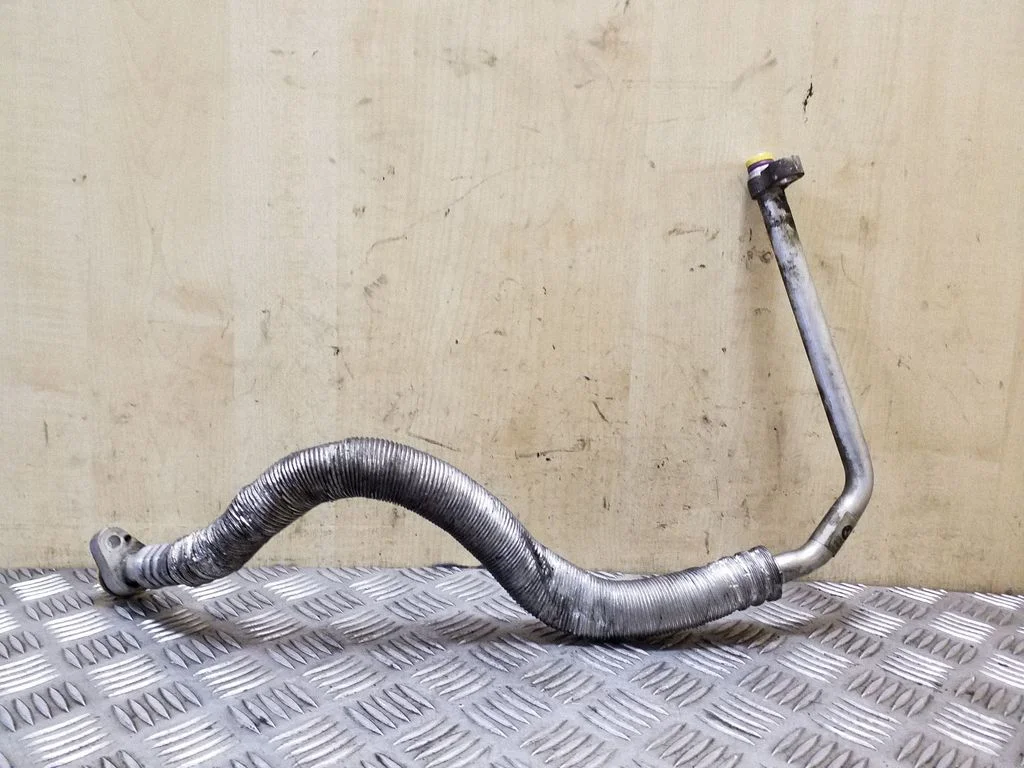 Air conditioning (A/C) pipe/hose