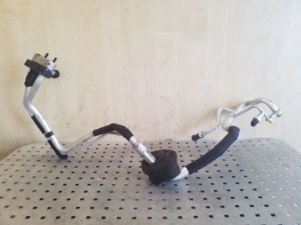 Air conditioning (A/C) pipe/hose 9G9N19E881AC