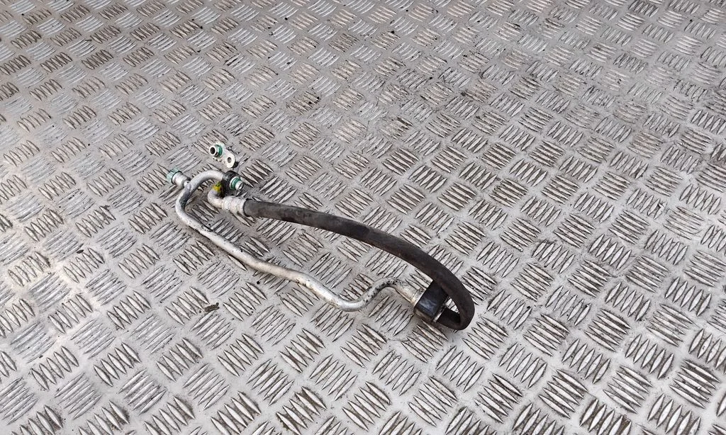 Air conditioning (A/C) pipe/hose