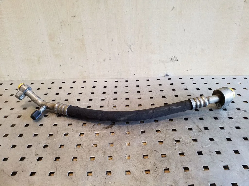 Air conditioning (A/C) pipe/hose 7L6820744T