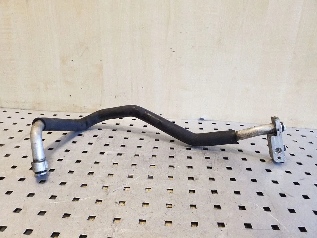 Air conditioning (A/C) pipe/hose