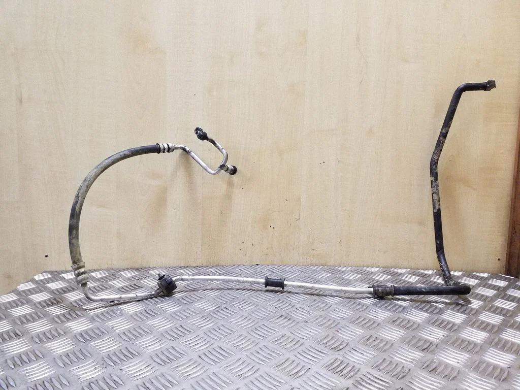Air conditioning (A/C) pipe/hose