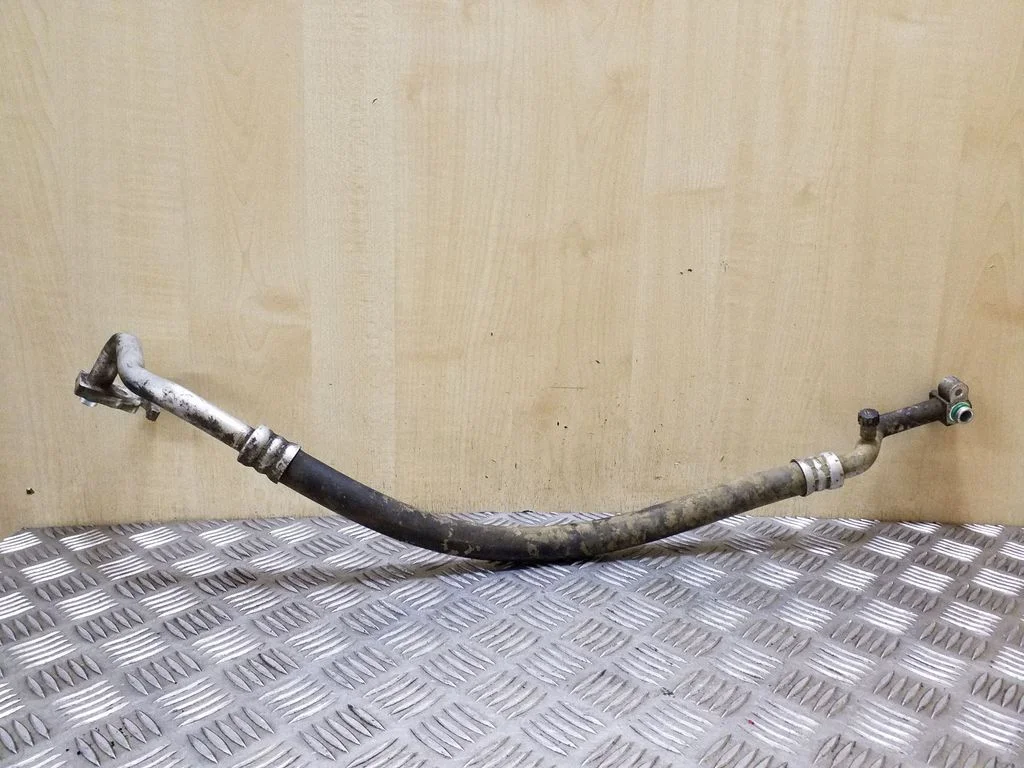 Air conditioning (A/C) pipe/hose