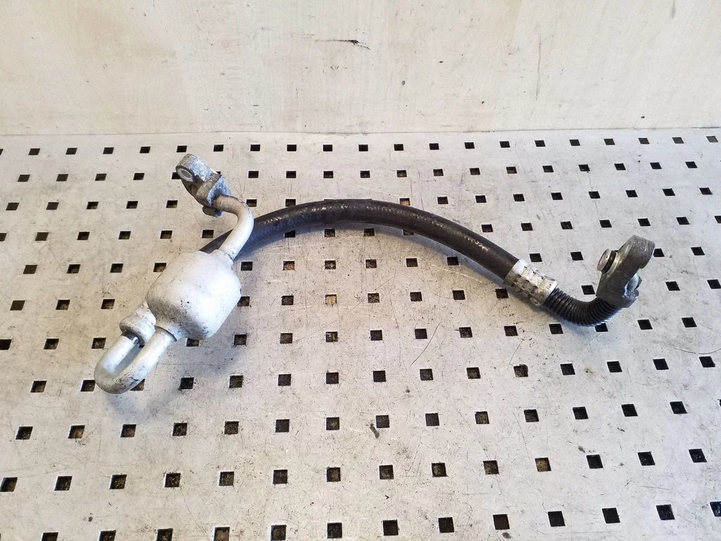 Air conditioning (A/C) pipe/hose