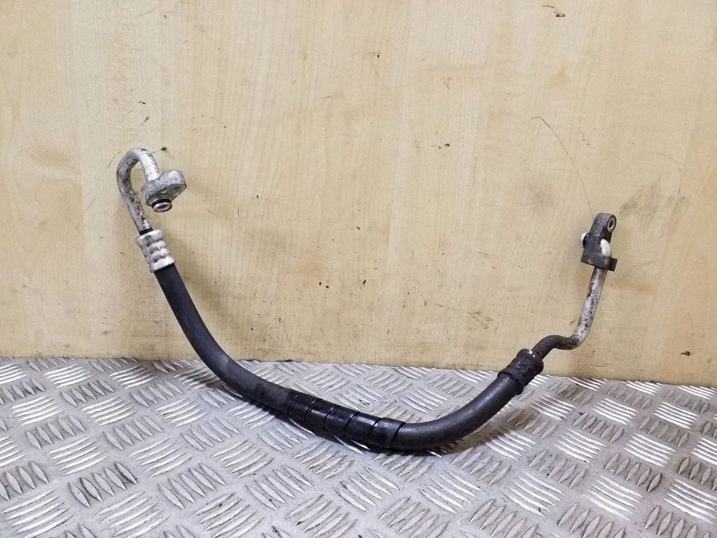 Air conditioning (A/C) pipe/hose