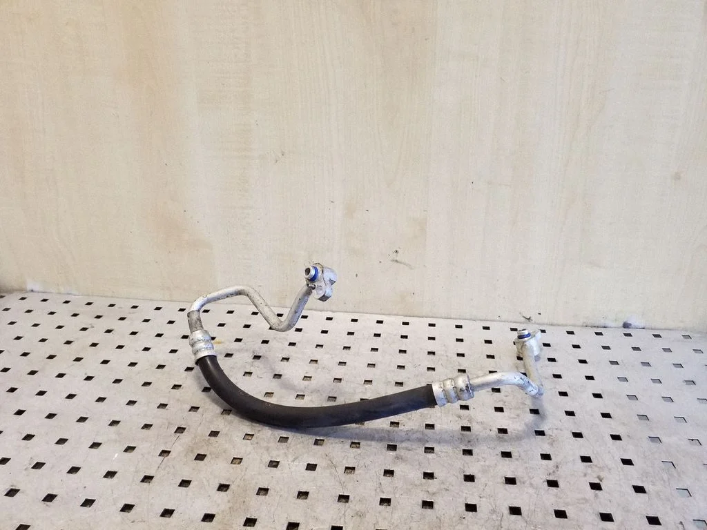 Air conditioning (A/C) pipe/hose