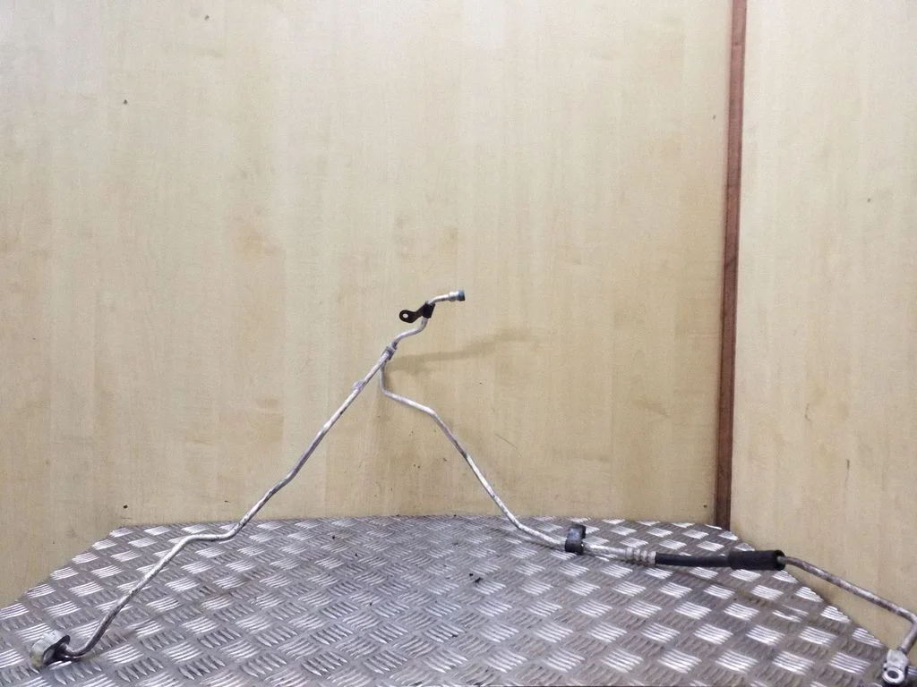 Air conditioning (A/C) pipe/hose