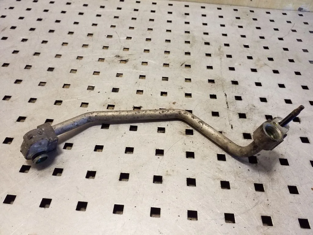 Air conditioning (A/C) pipe/hose – Toyota Yaris Verso (1999-2005)
