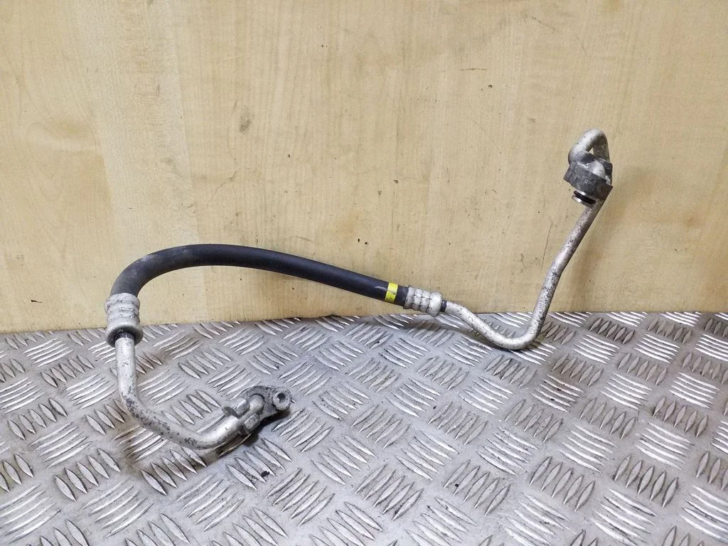 Air conditioning (A/C) pipe/hose