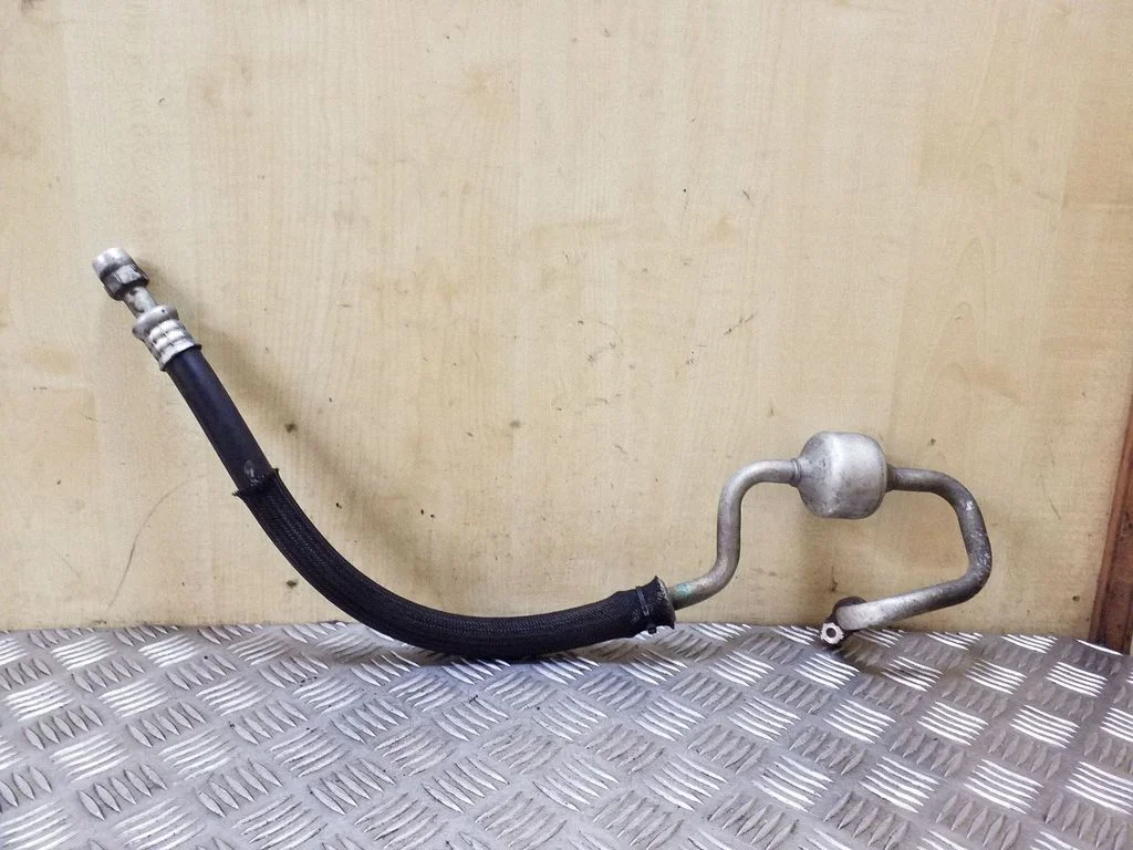 Air conditioning (A/C) pipe/hose