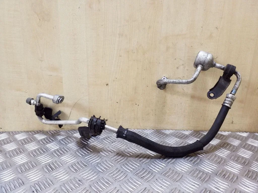 Air conditioning (A/C) pipe/hose