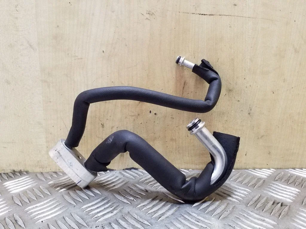 Air conditioning (A/C) pipe/hose