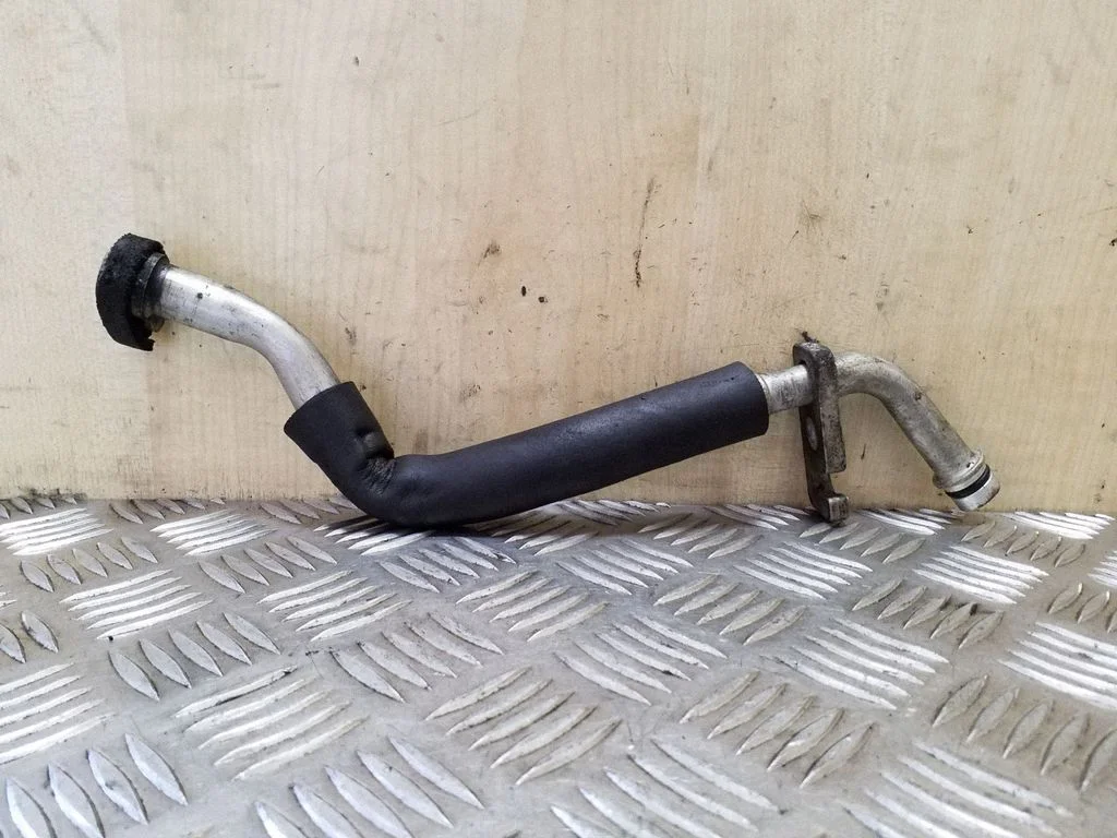 Air conditioning (A/C) pipe/hose