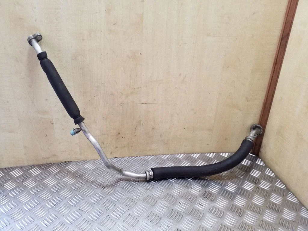 Air conditioning (A/C) pipe/hose