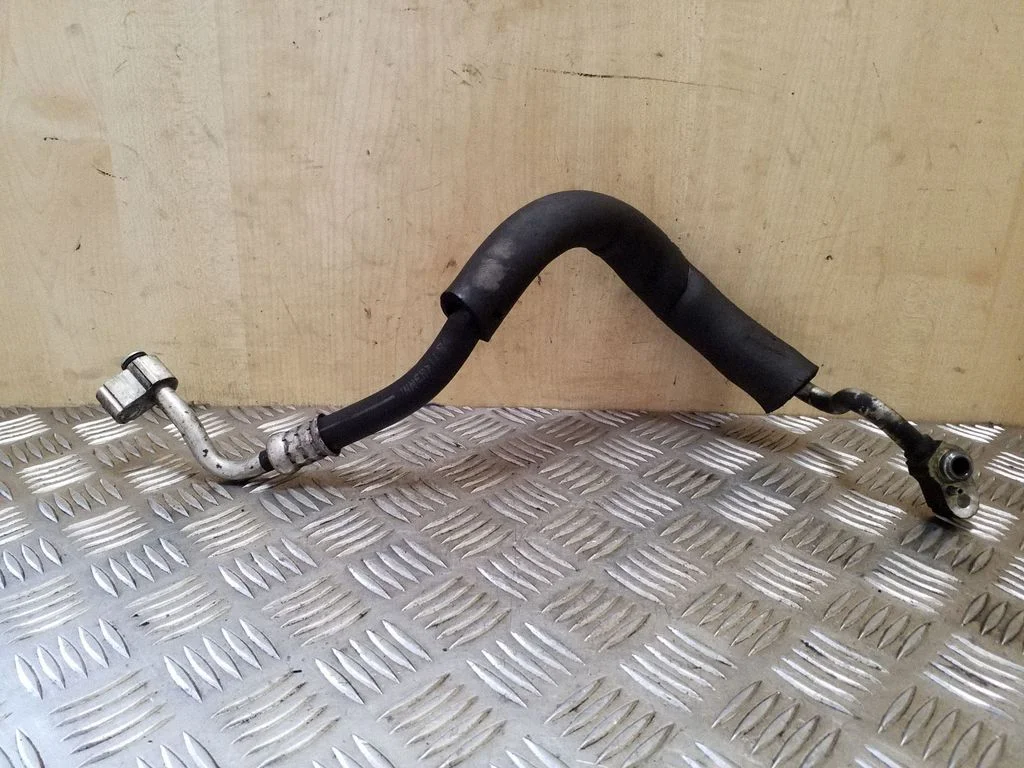 Air conditioning (A/C) pipe/hose