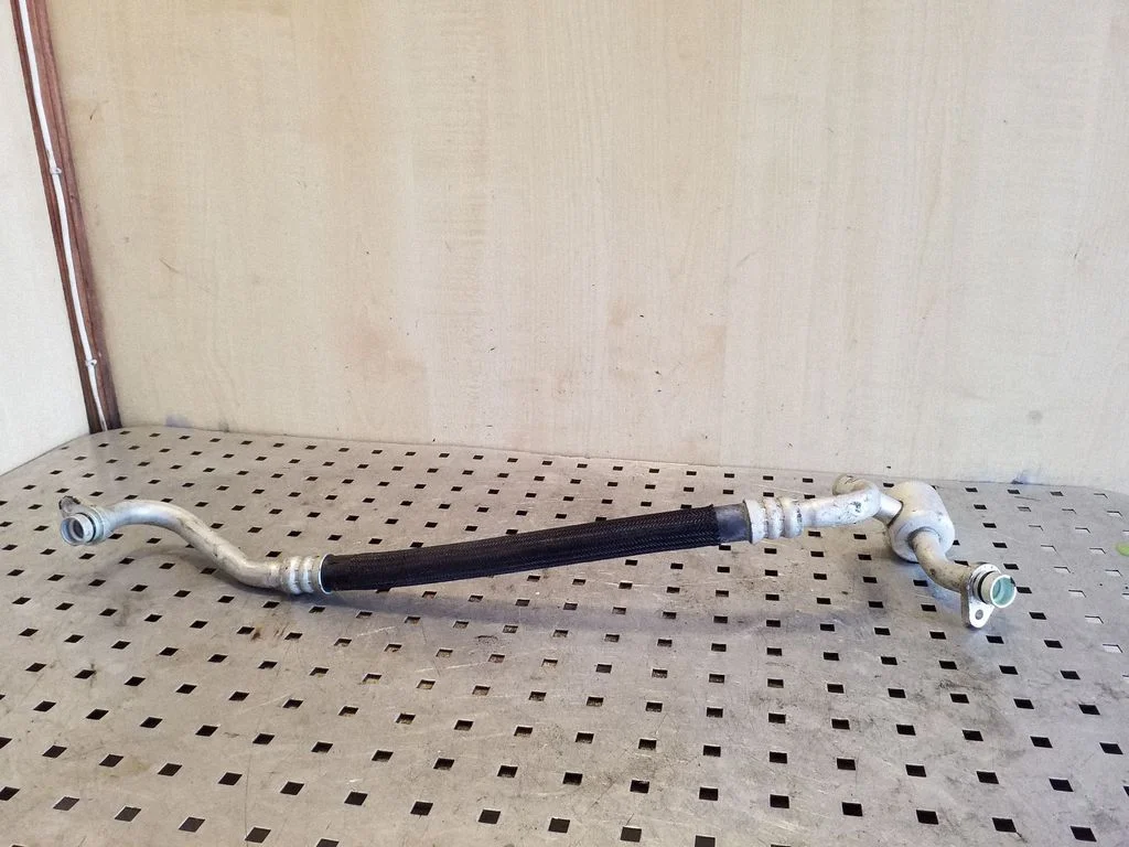 Air conditioning (A/C) pipe/hose 924804CE3A