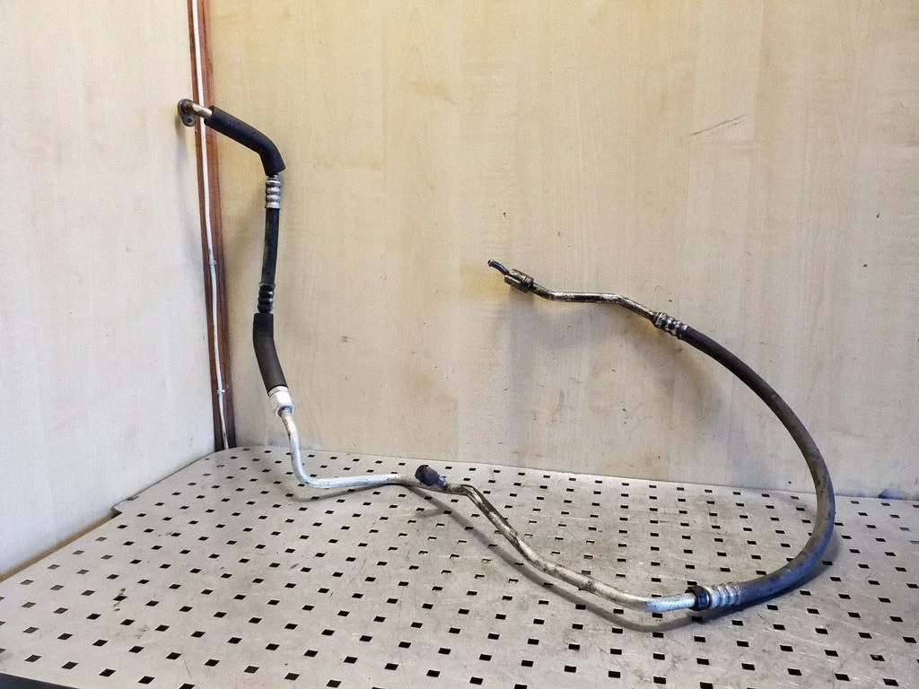 Air conditioning (A/C) pipe/hose – Renault Trafic II (X83) (2001-2014)