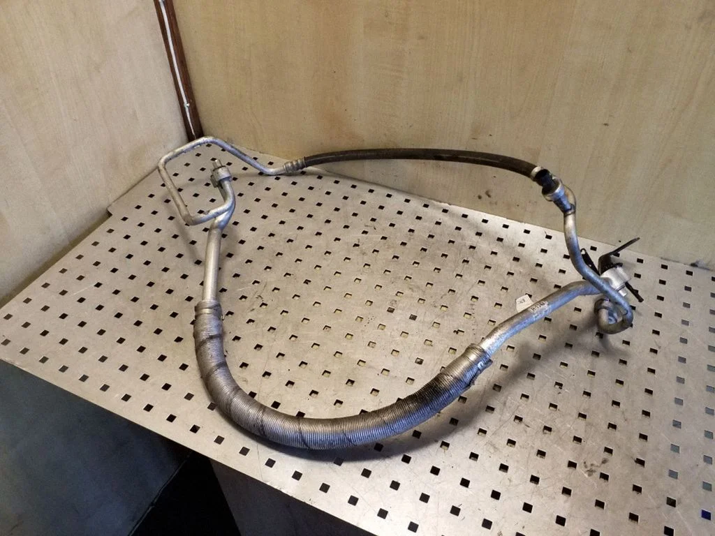 Air conditioning (A/C) pipe/hose
