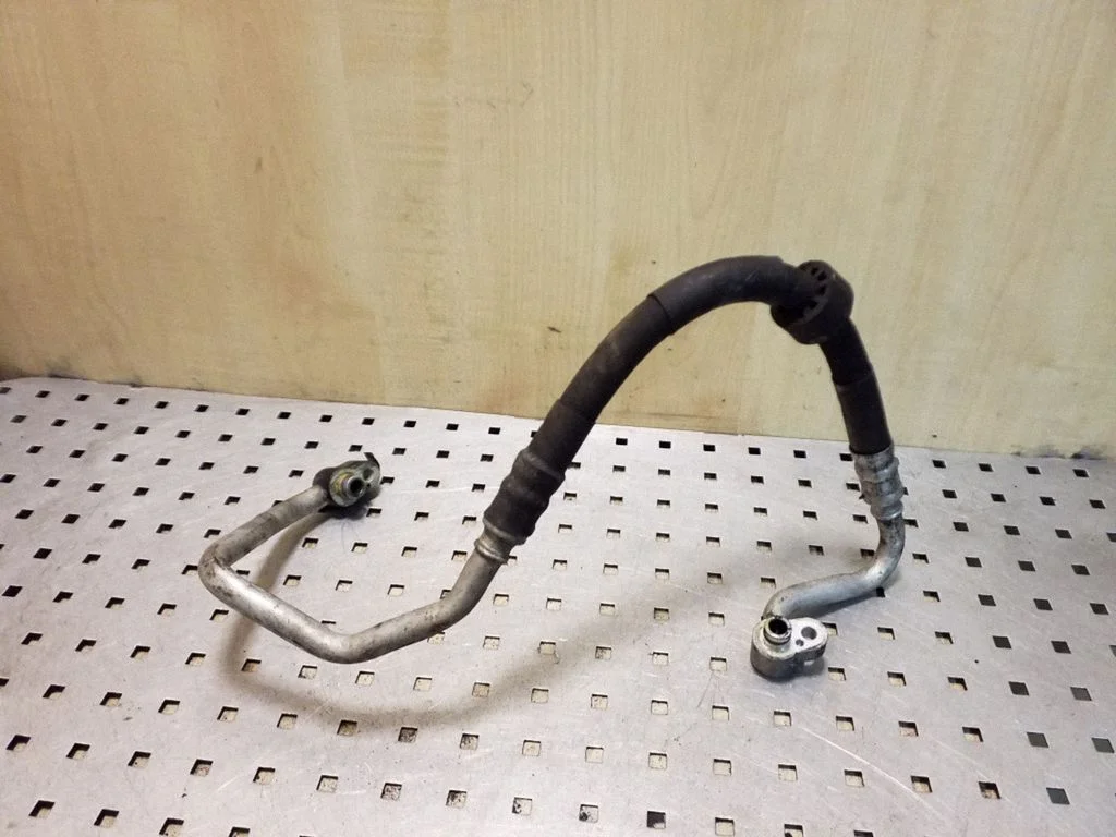 Air conditioning (A/C) pipe/hose