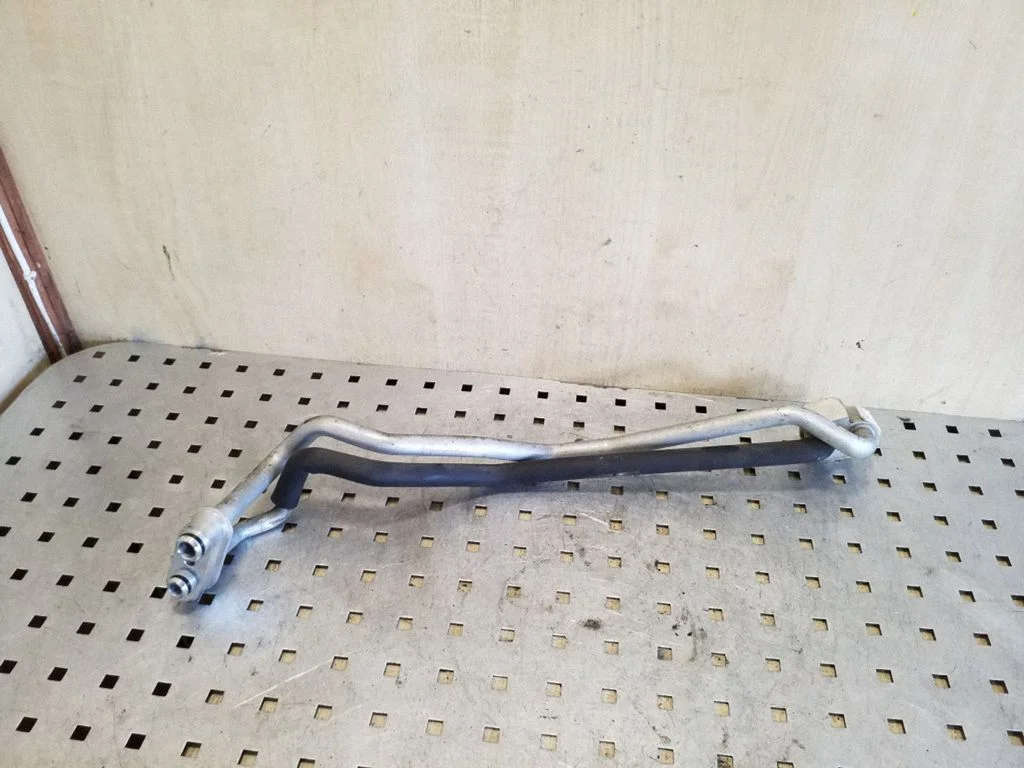 Air conditioning (A/C) pipe/hose