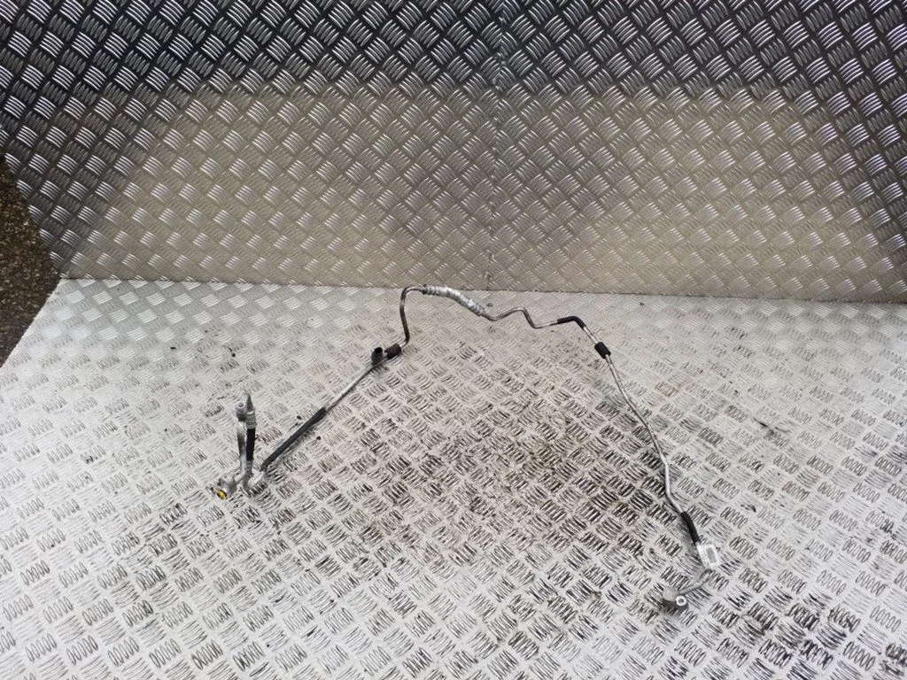 Air conditioning (A/C) pipe/hose