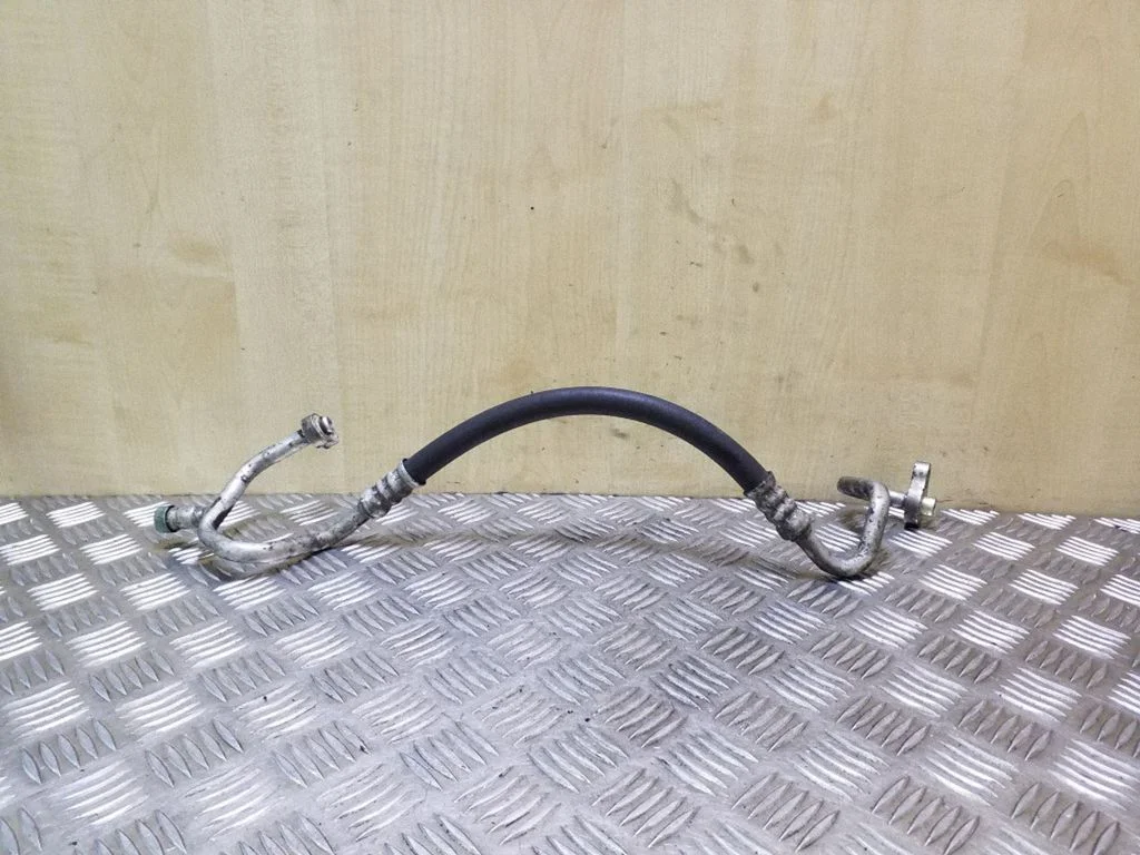 Air conditioning (A/C) pipe/hose