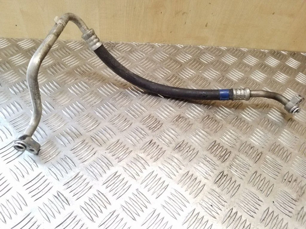 Air conditioning (A/C) pipe/hose MF445350