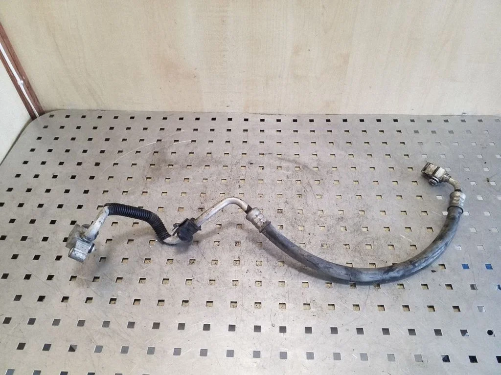 Air conditioning (A/C) pipe/hose