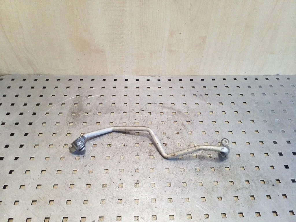 Air conditioning (A/C) pipe/hose