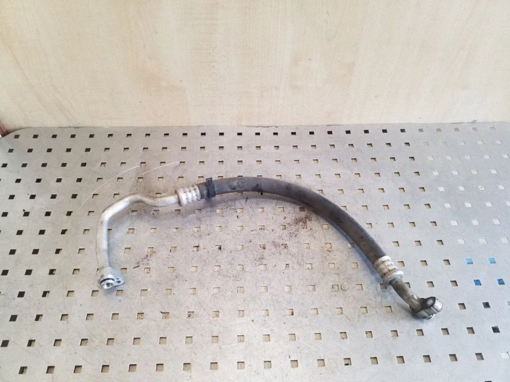 Air conditioning (A/C) pipe/hose