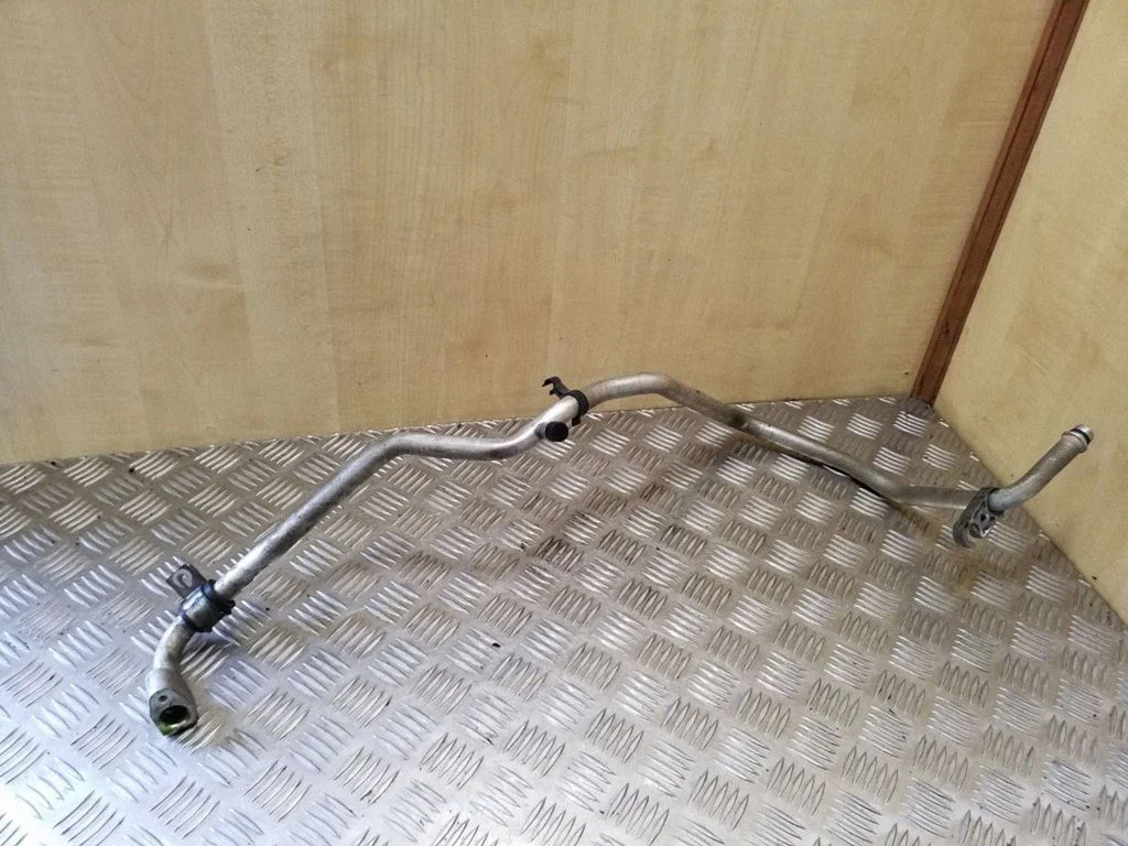 Air conditioning (A/C) pipe/hose
