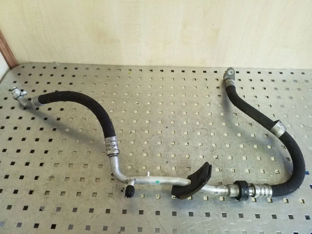 Air conditioning (A/C) pipe/hose A2118304515