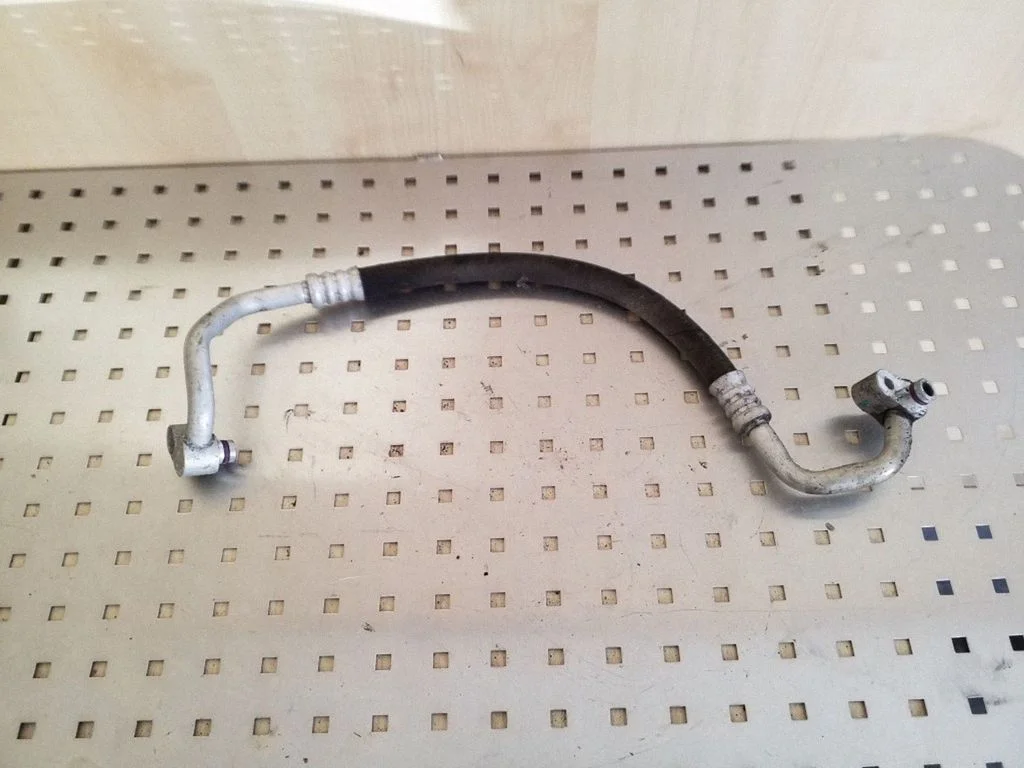 Air conditioning (A/C) pipe/hose