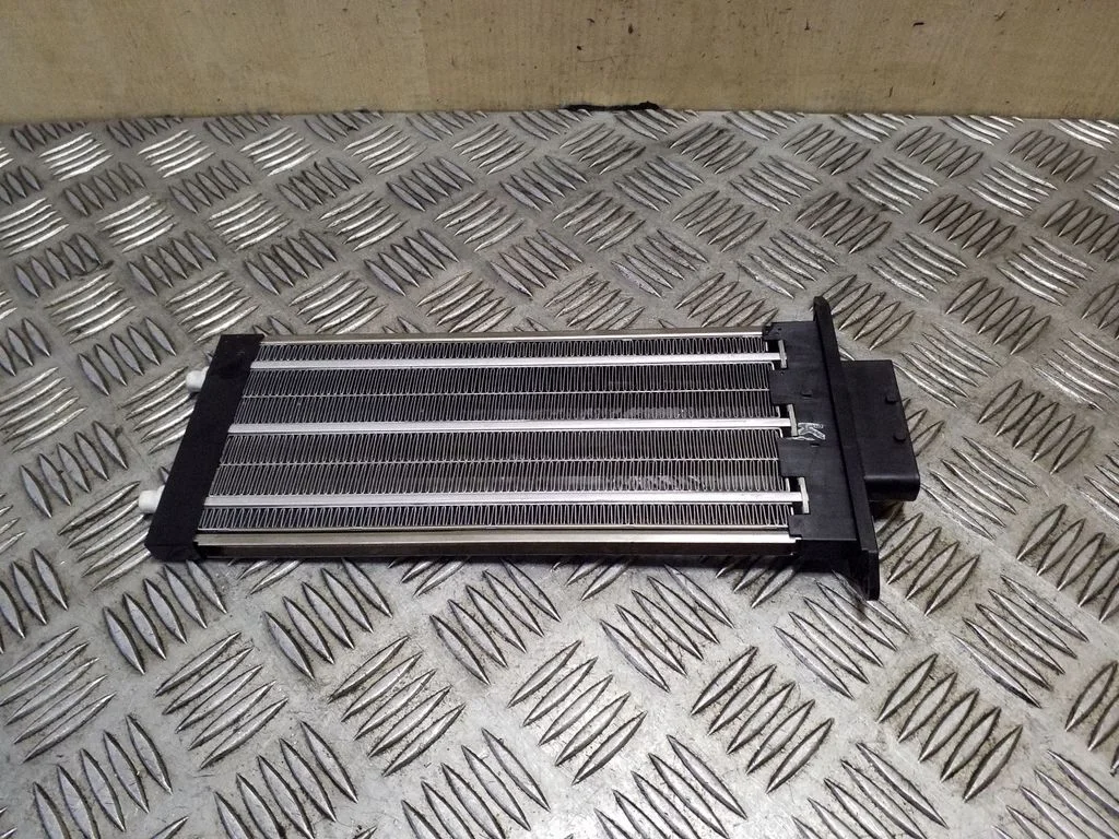 Elektriline salongi küttekeha radiaator 11706A065