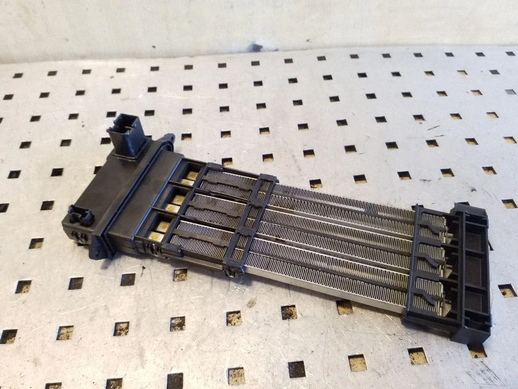 Elektriline salongi küttekeha radiaator T1002272M
