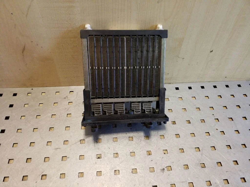 Elektriline salongi küttekeha radiaator A1688300761
