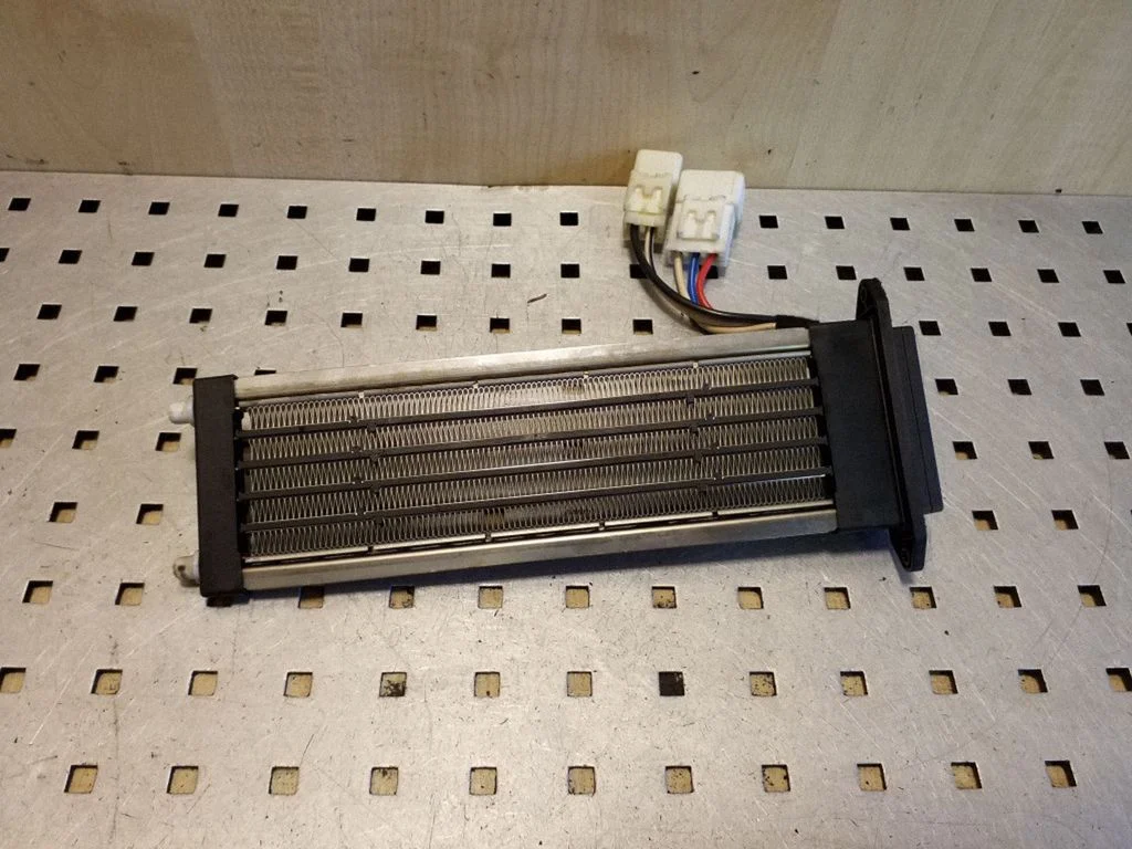 Elektriline salongi küttekeha radiaator – Mitsubishi Outlander (2001-2007)