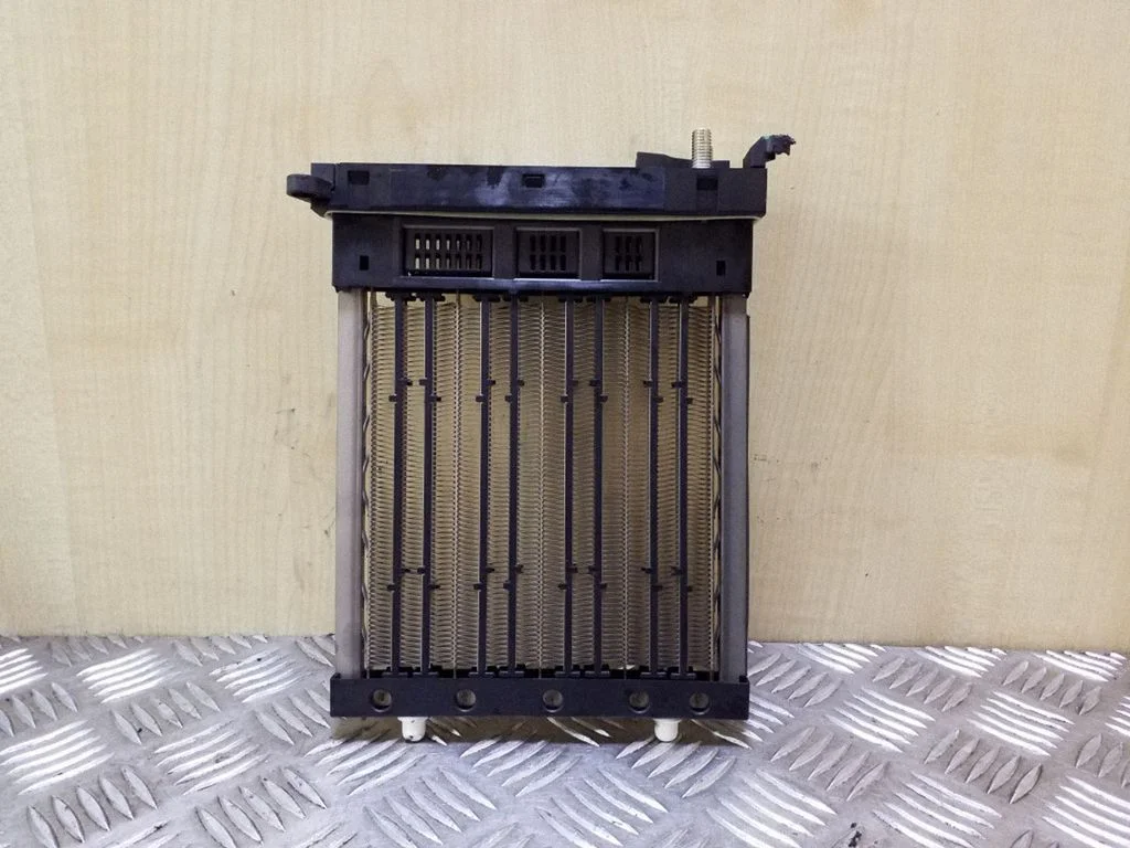 Elektriline salongi küttekeha radiaator A251830562