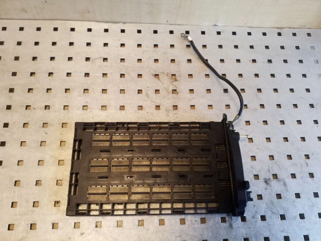 Elektriline salongi küttekeha radiaator 9230594