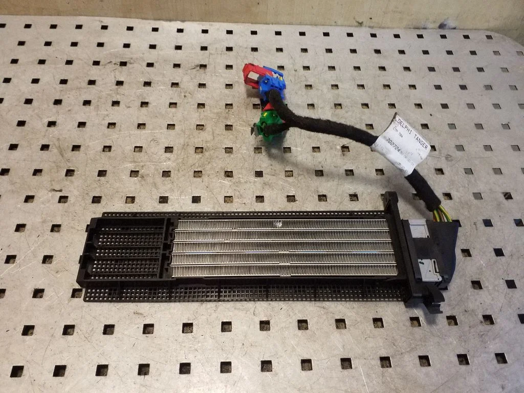 Elektriline salongi küttekeha radiaator 702724