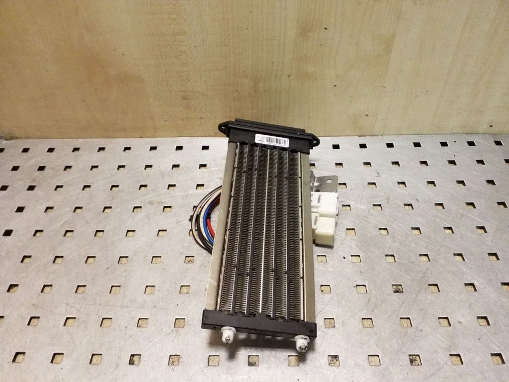 Elektriline salongi küttekeha radiaator A30105A7700003