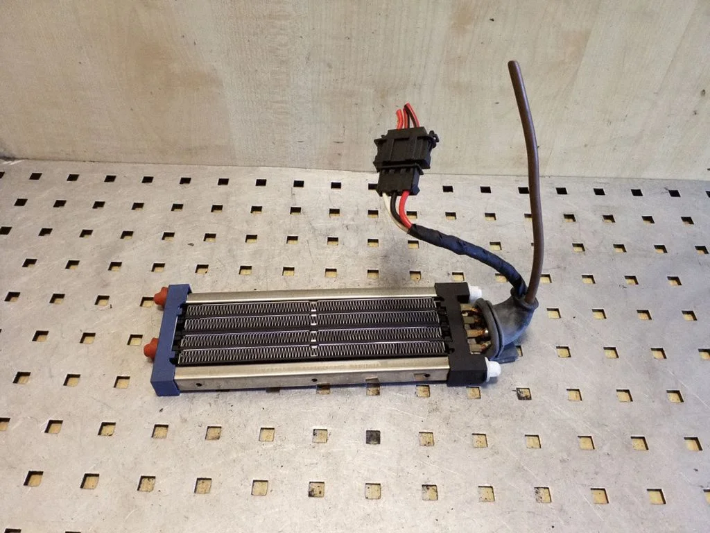 Elektryczna nagrzewnica kabiny 664324J