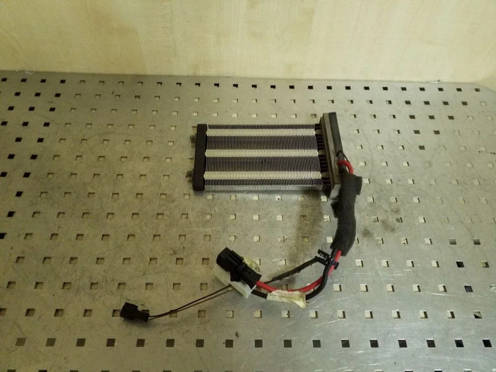 Elektriskais salona krāsniņas radiators 0171132102