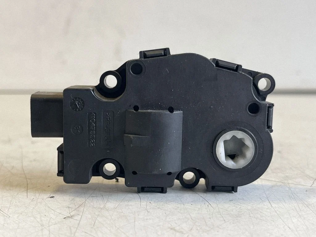 Gaisa aizvara motoriņš/aktuators T1015556H