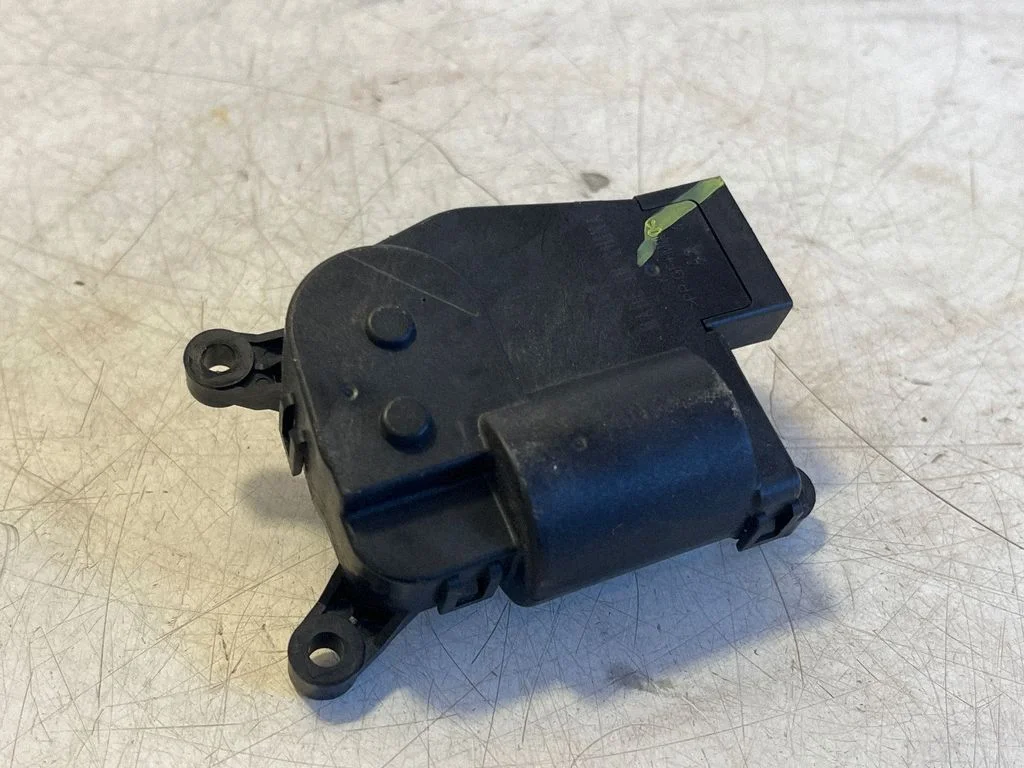 Gaisa aizvara motoriņš/aktuators 8889079570