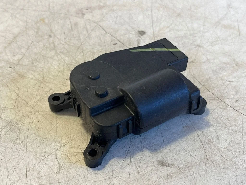 Gaisa aizvara motoriņš/aktuators 8889079567