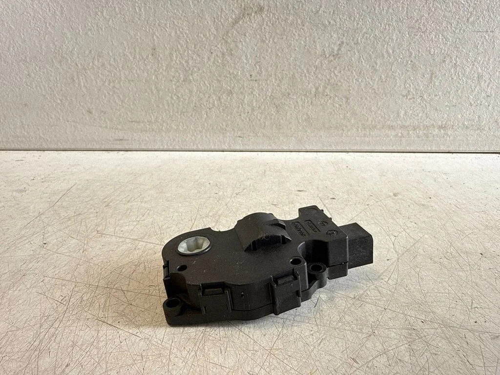 Gaisa aizvara motoriņš/aktuators 410475520